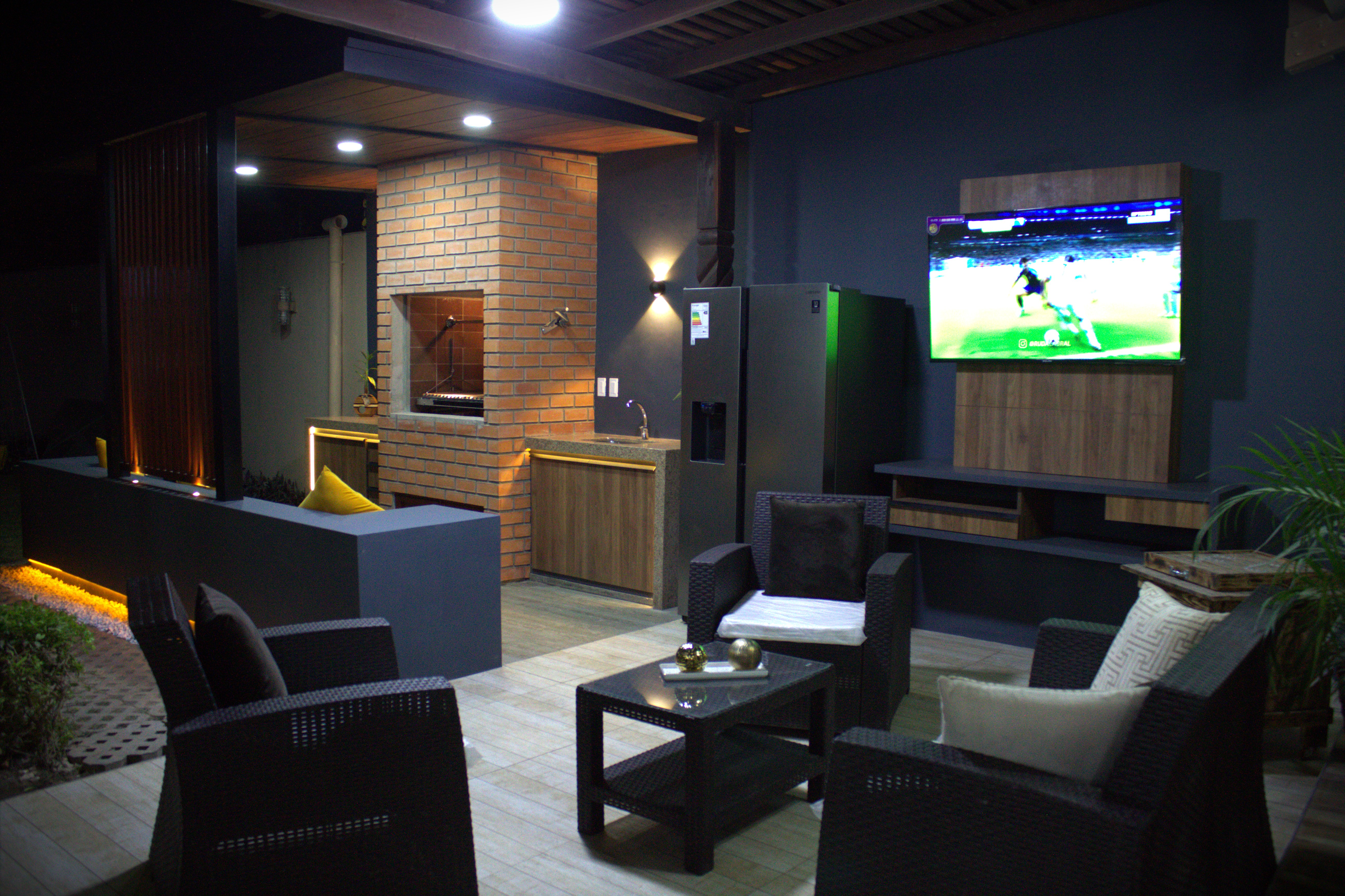 CHURRASQUERA L. FLORES